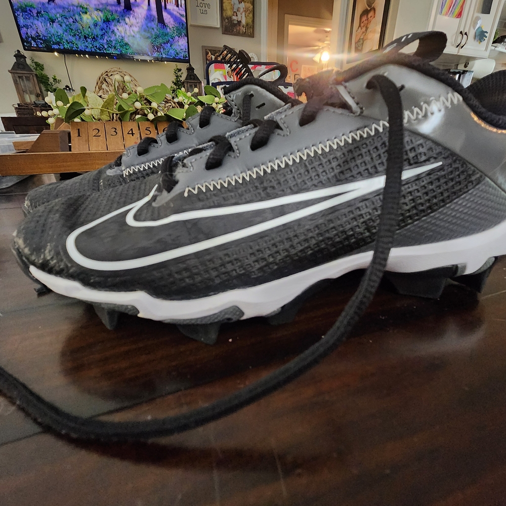 Nike Black and Gray Baseball Cleats